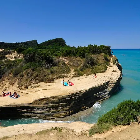 Louvros Corfu シダリオン